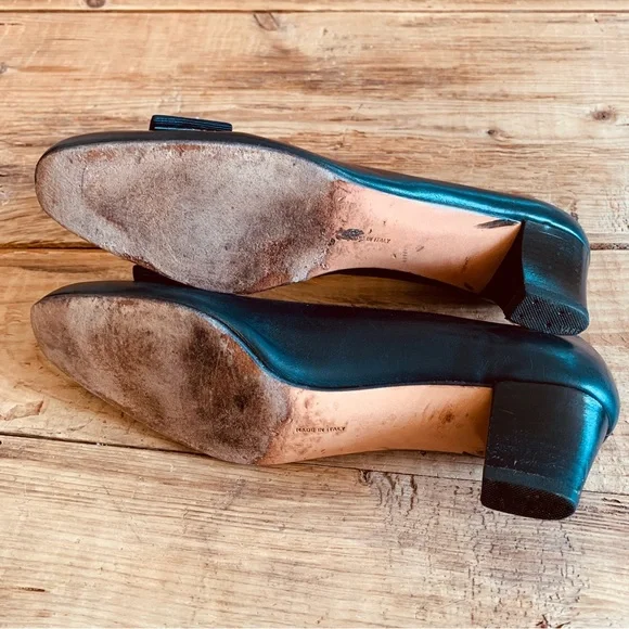 Salvatore Ferragamo—Vintage Vara Bow Heel Pumps, Double Bow (8.5 A2, Narrow) - Picture 13 of 13